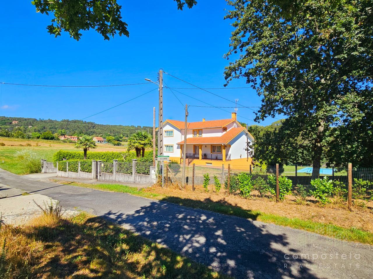 Privacidad, excelente vivienda a 5 minutos de Milladoiro