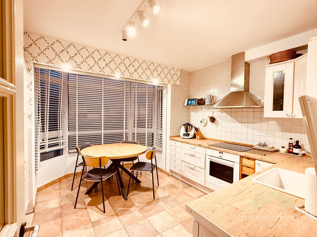 Luminosa y amplia cocina