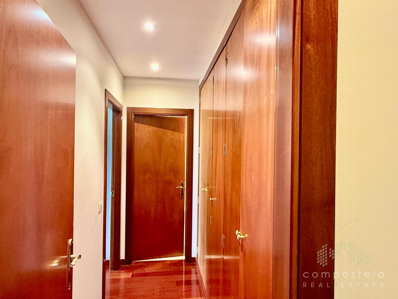 Dormitorio 1 (suite principal) con armario y baño incorporado)