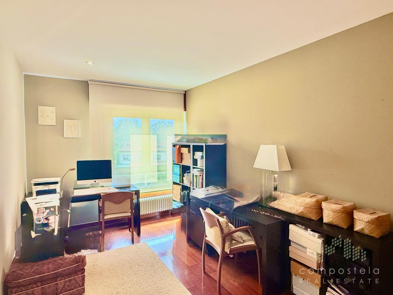 Dormitorio 2, acondicionado como estudio