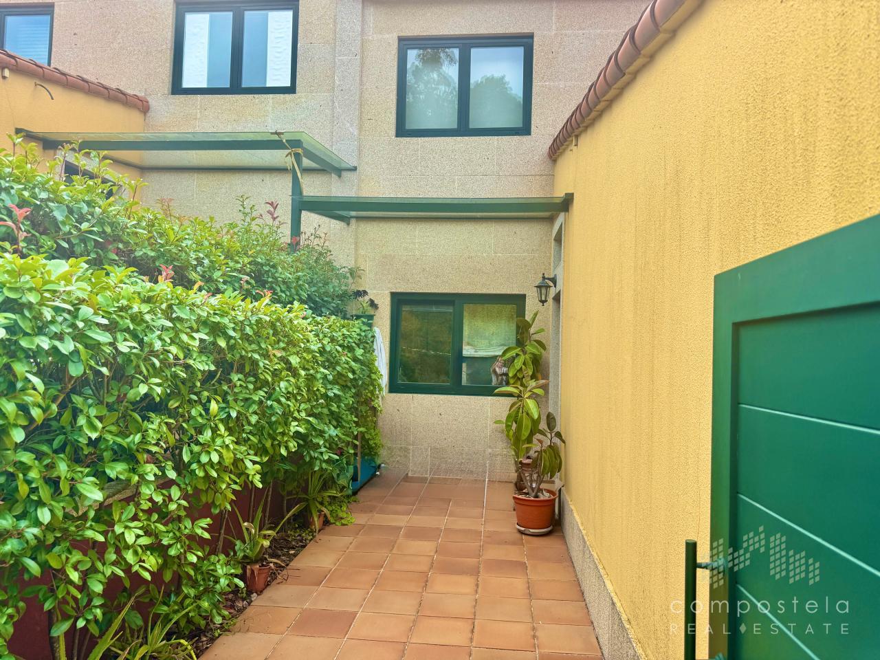 Entrada, fachada vivienda