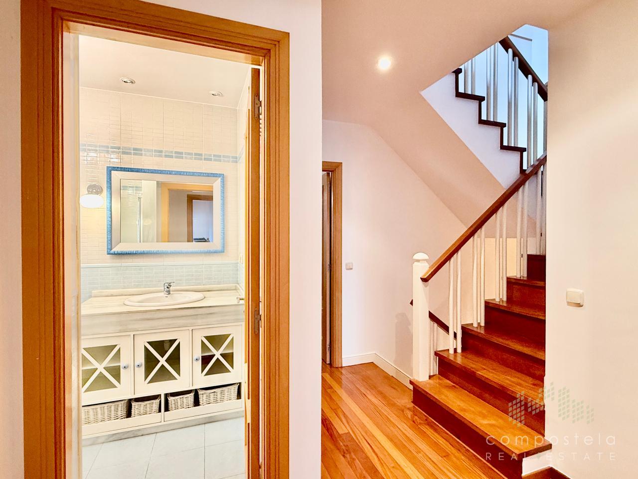 Distribuidor de 2ª planta y subida al bajo cubierta