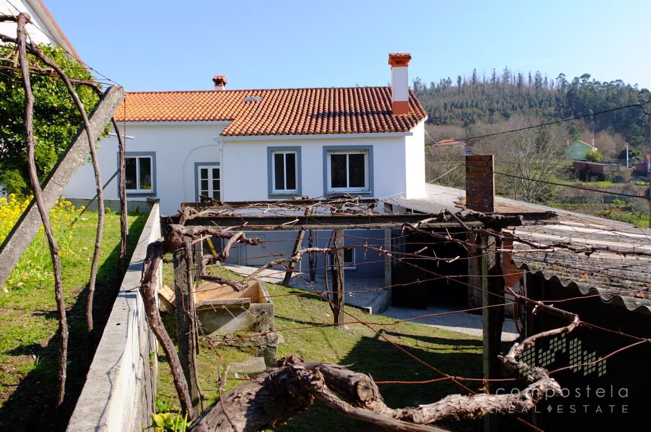Fachada, parte de atrás de la propiedad
