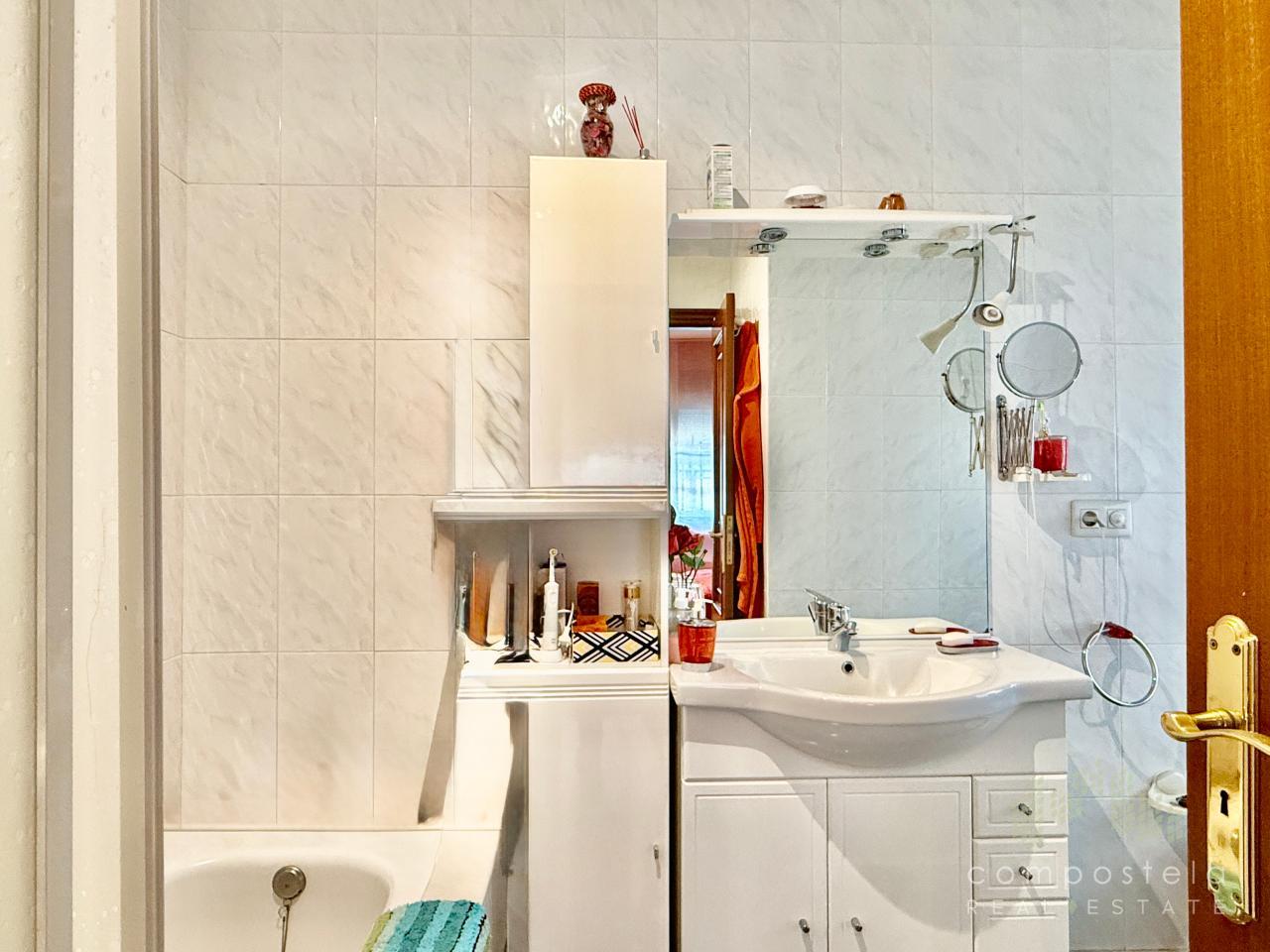 Baño incorporado en dormitorio principal, 1ª planta