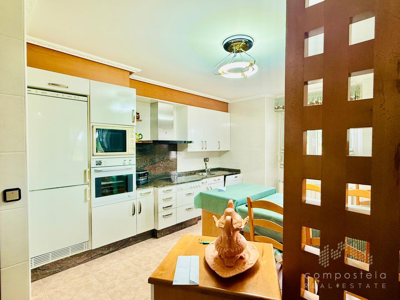 Cocina completamente equipada, planta baja