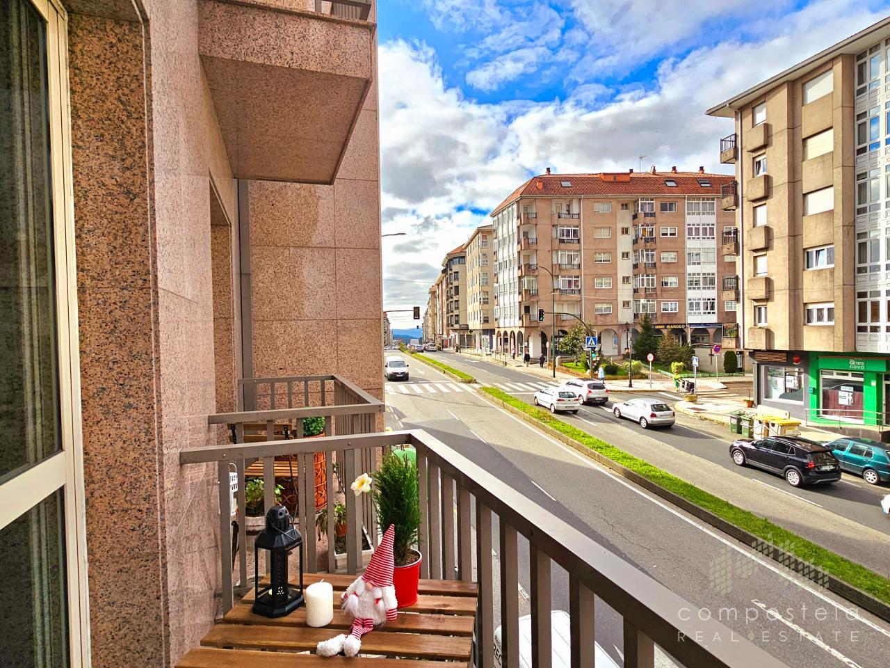 2 balcones, vistas a zona céntrica