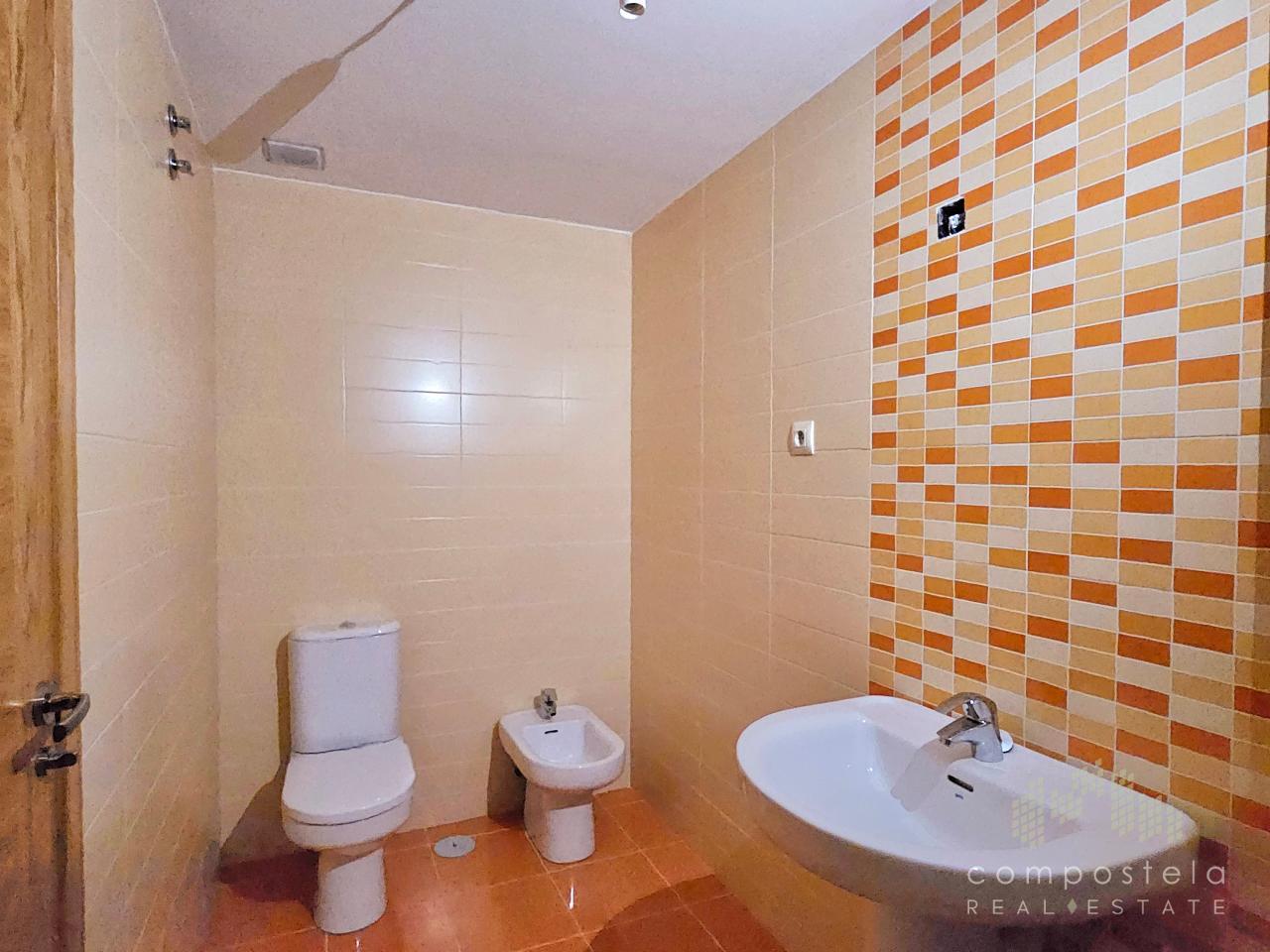 Cómodo baño de vivienda