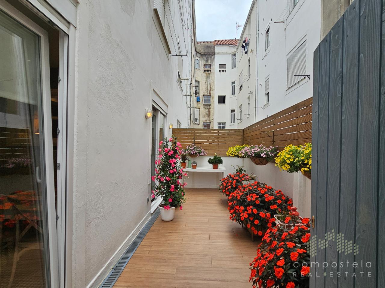 Terraza de unos 15m2 aprox, salimos a ella desde cocina y salón