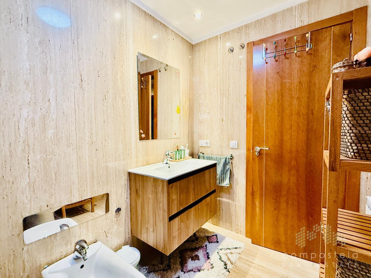 Baño incorporado en dormitorio principal