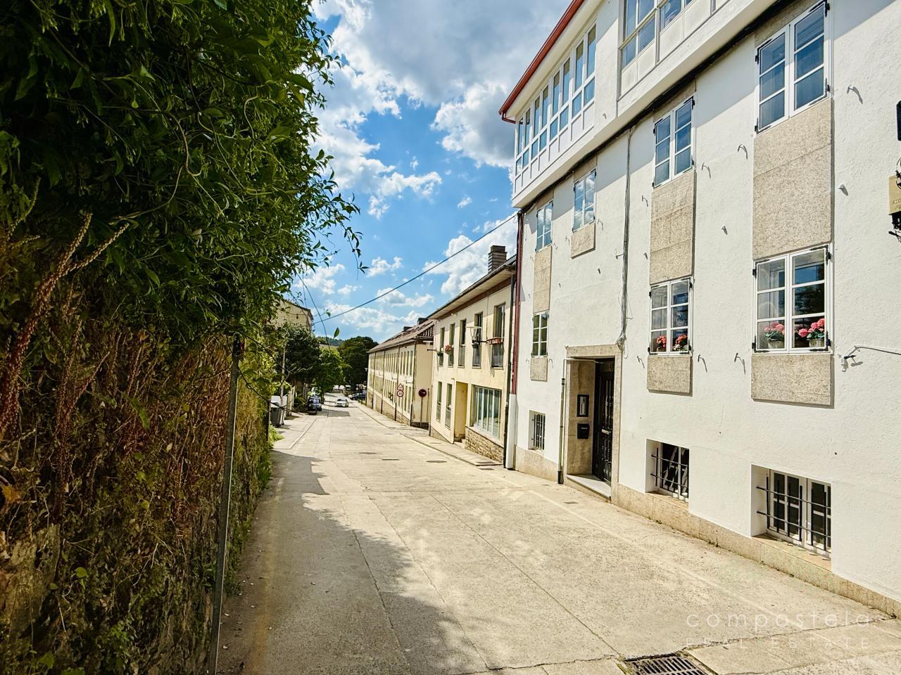 Fachada, ubicación