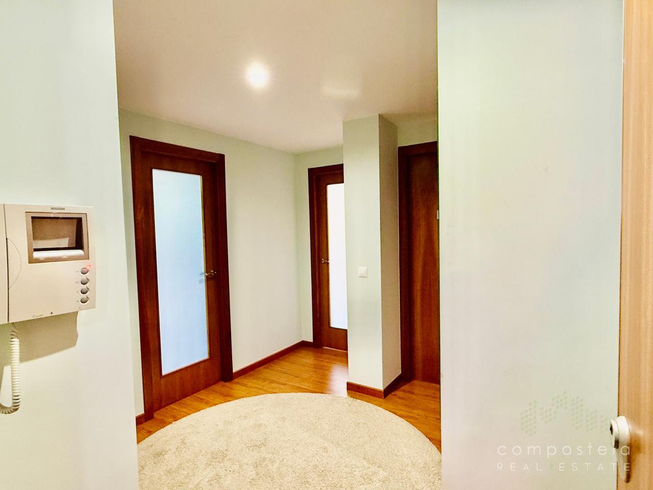 Hall, destaca por su amplitud