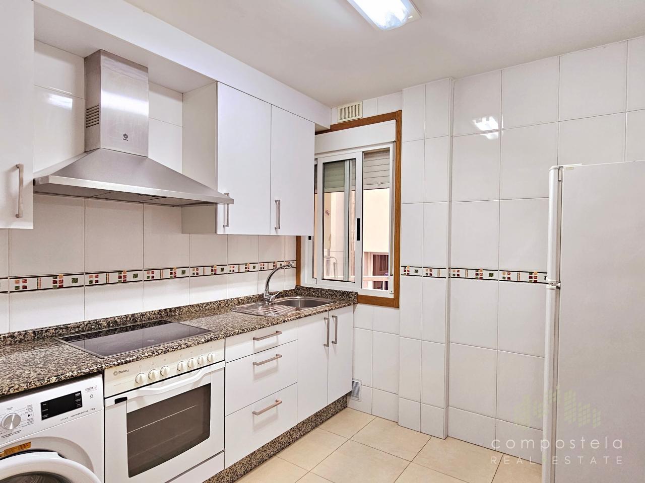 Cocina, mobiliario actual, funcional