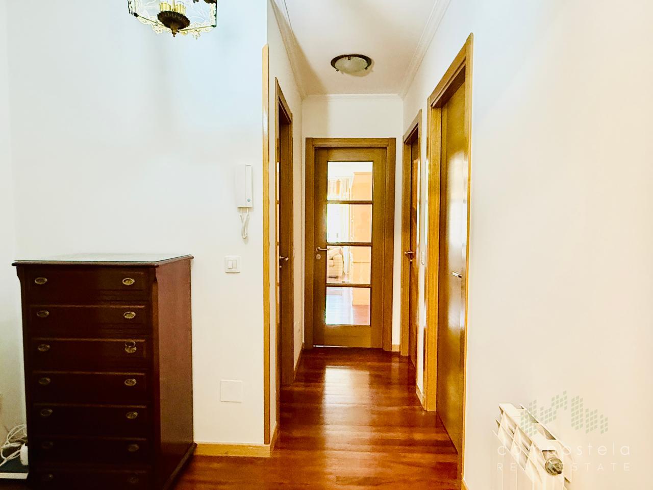 Hall, distribuidor