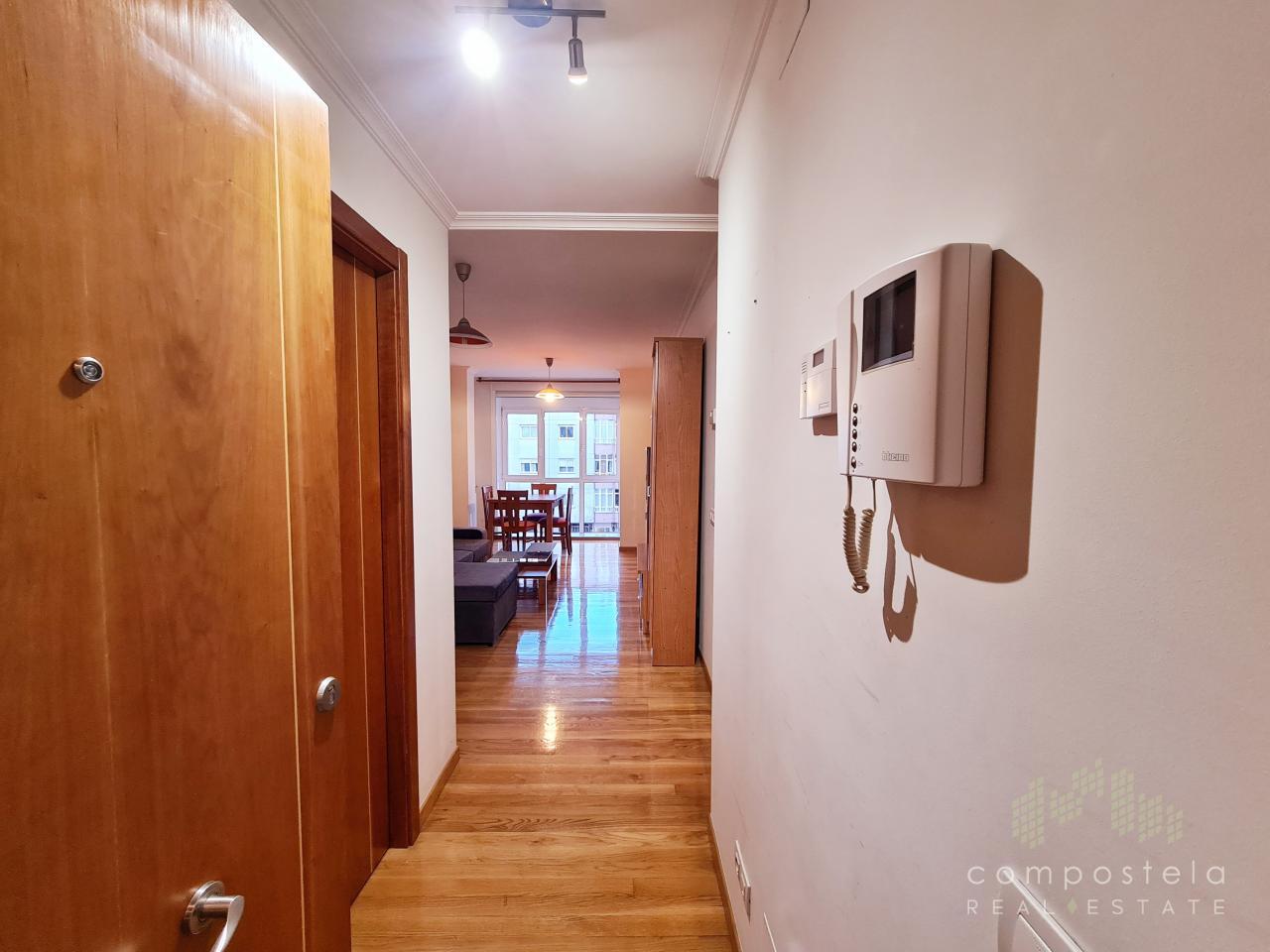 Hall, estancia  abierta hacia salón comedor