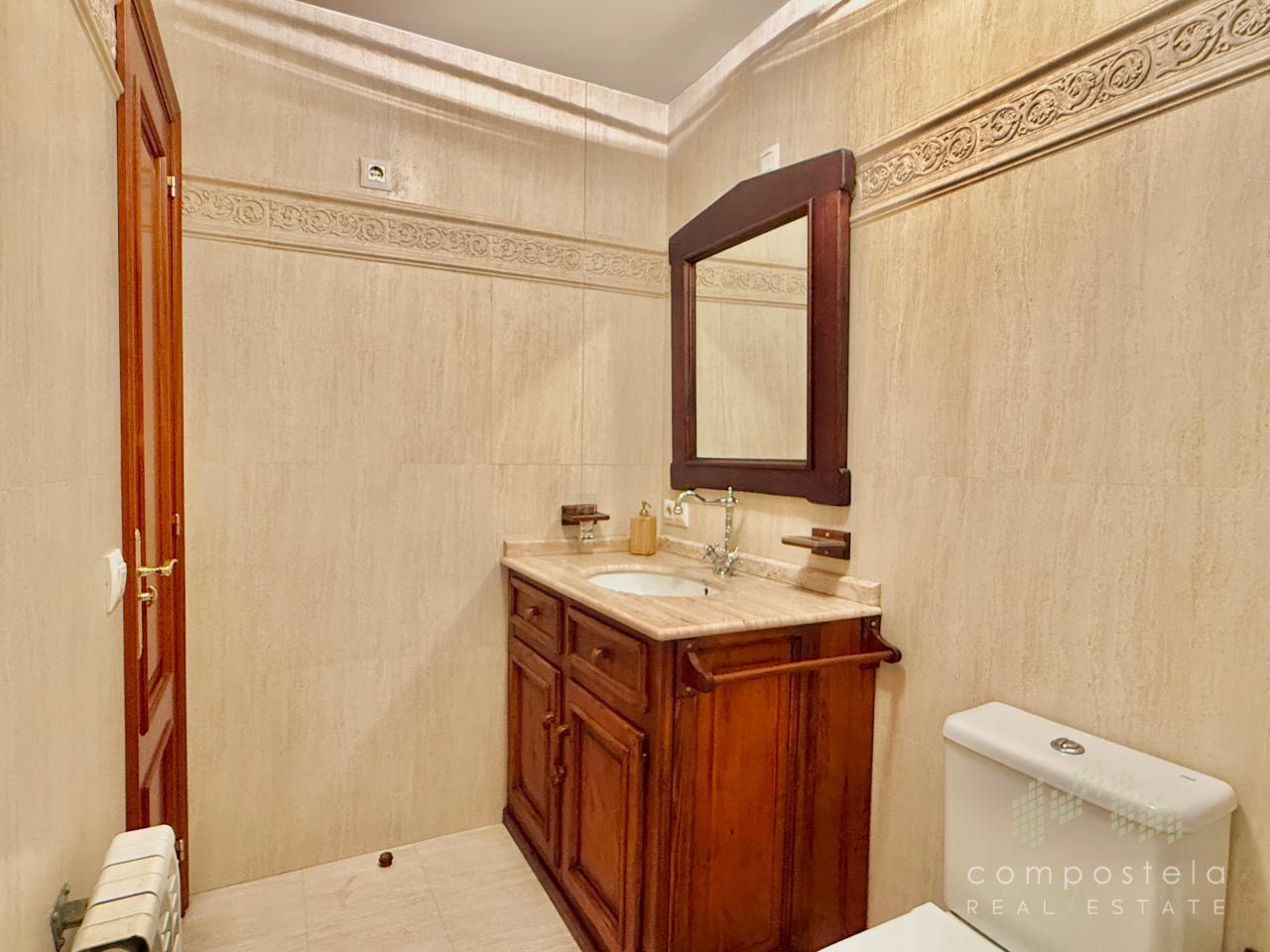 Mobiliario del baño secundario