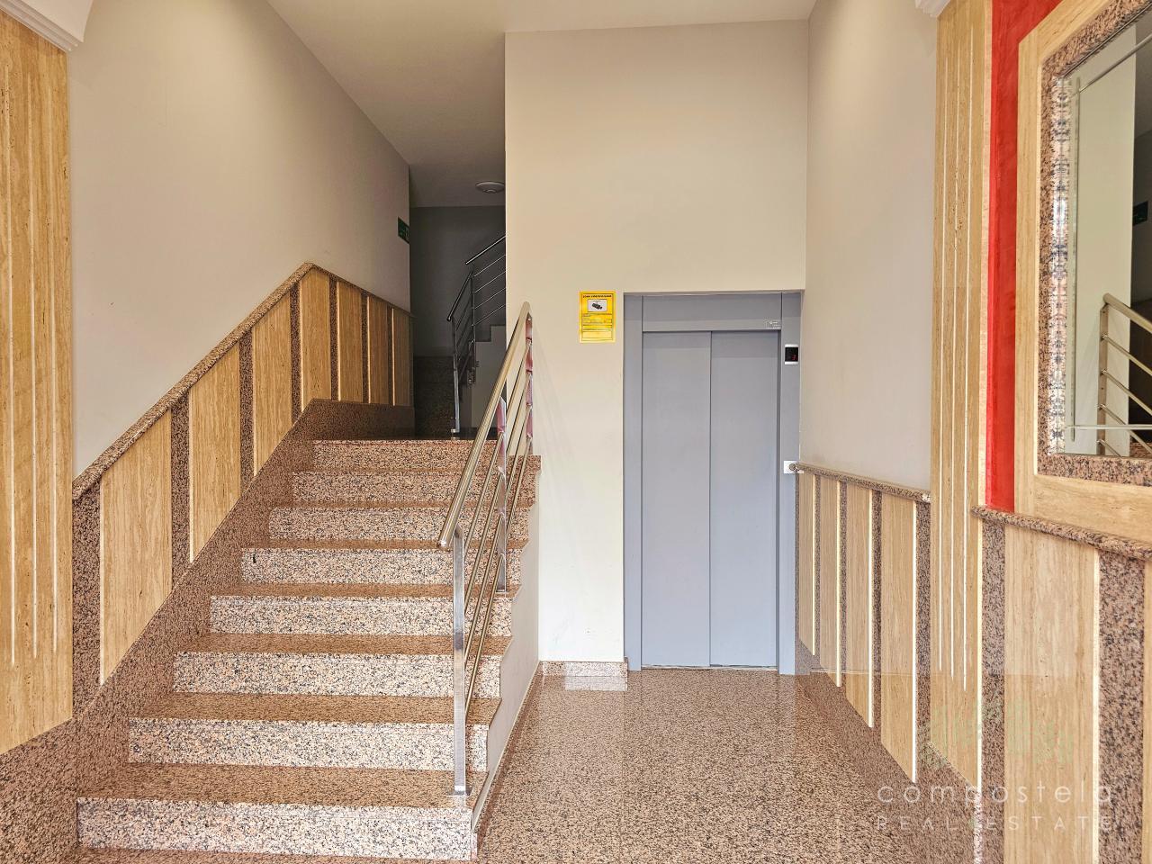 Zonas comunes, ascensor