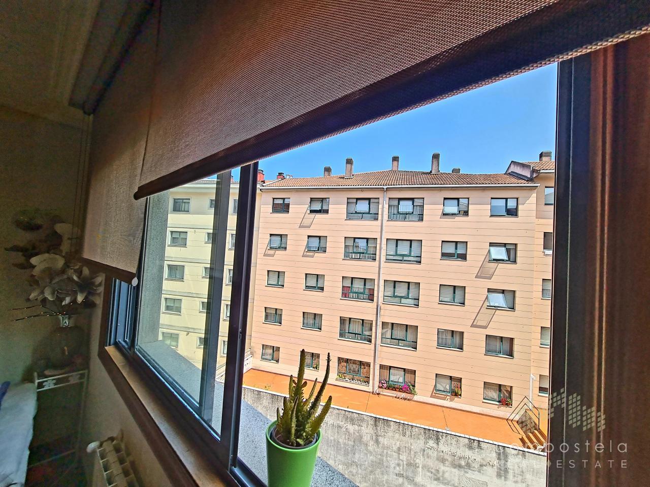 Vistas, gran plaza interior del edificio, orientación Este