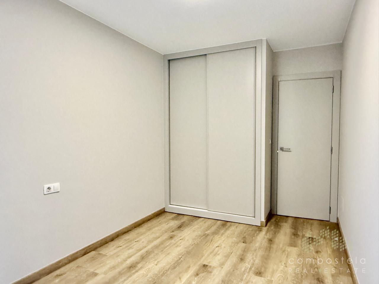 Armario empotrado em dormitorio secundario