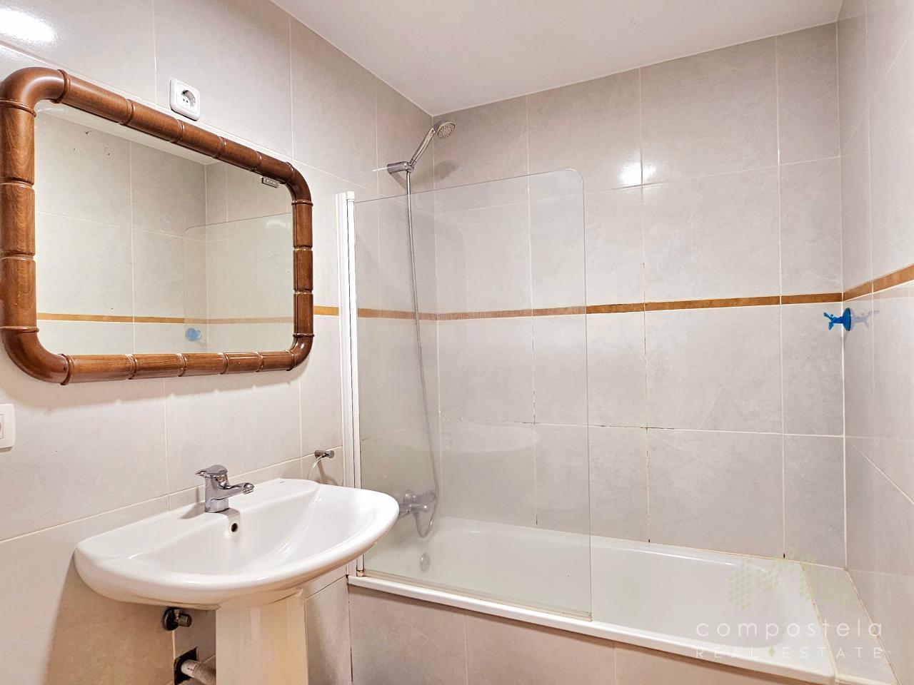 Cómodo y amplio baño acondicionado