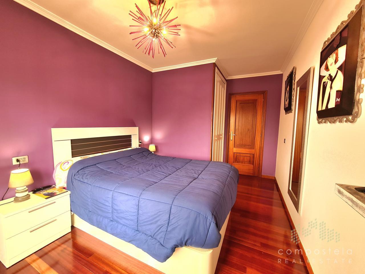 Amplio dormitorio, armario empotrado