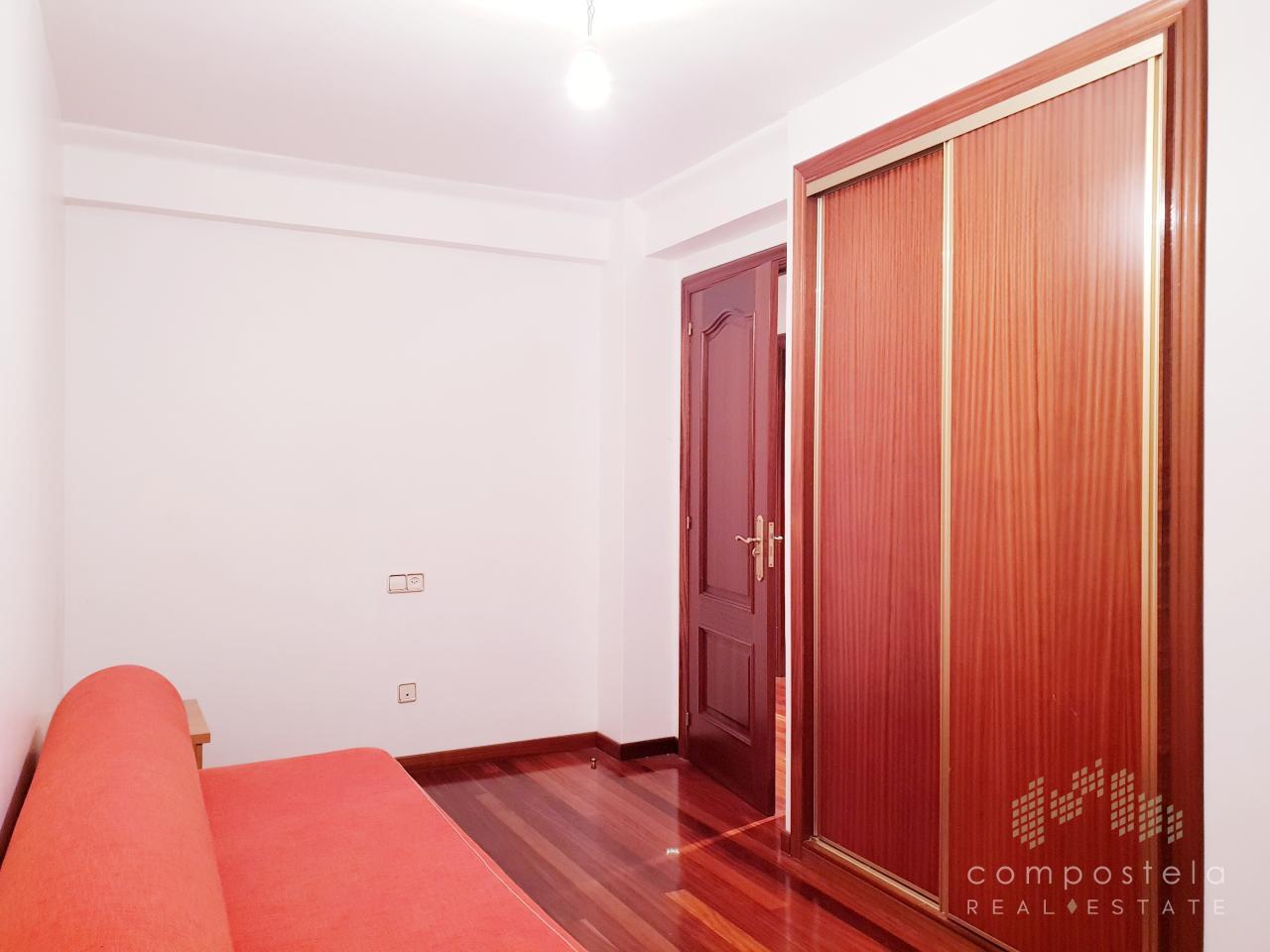 Armario empotrado en dormitorio/estudio