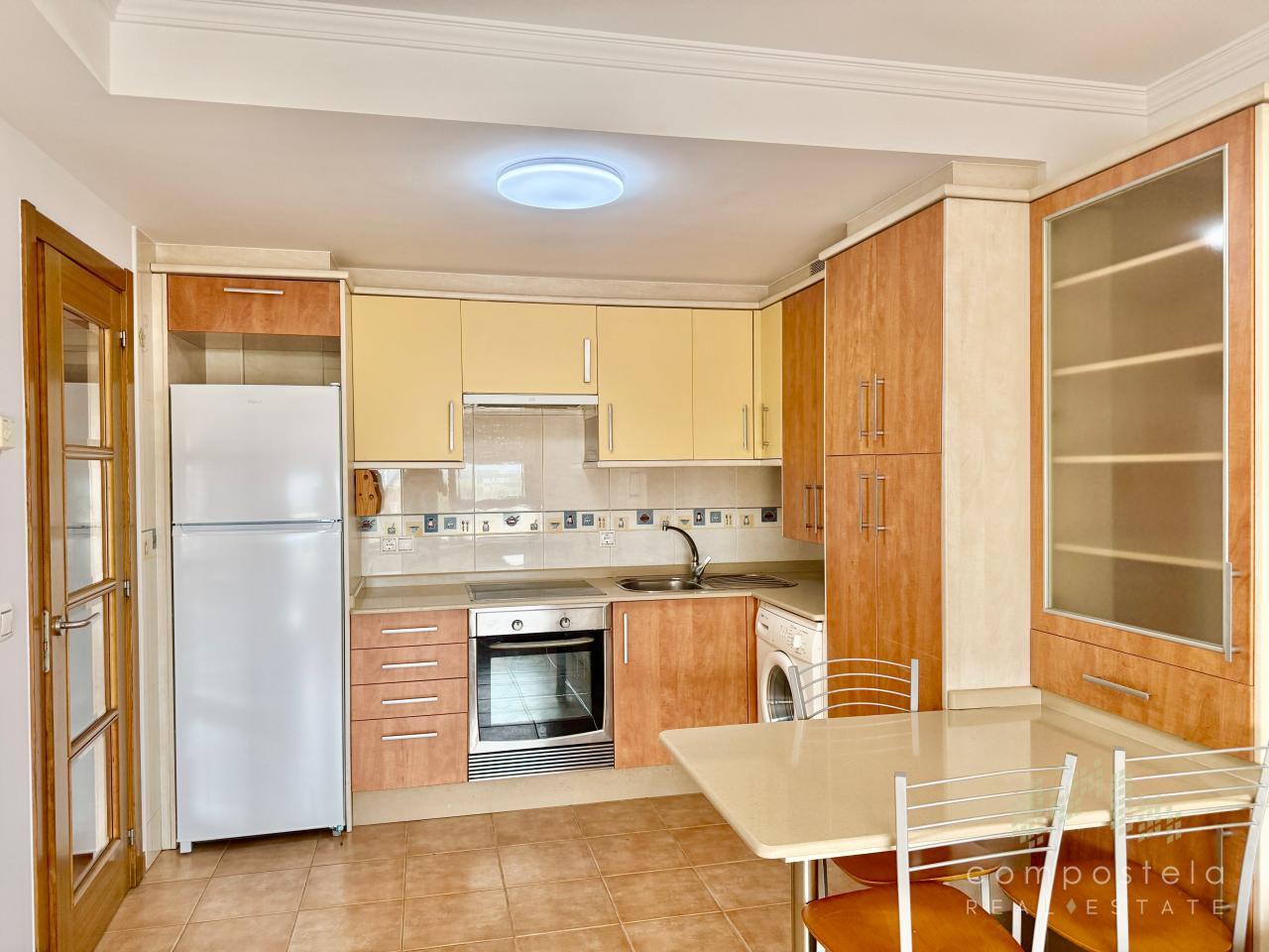 Cocina, mobiliario actual, funcional