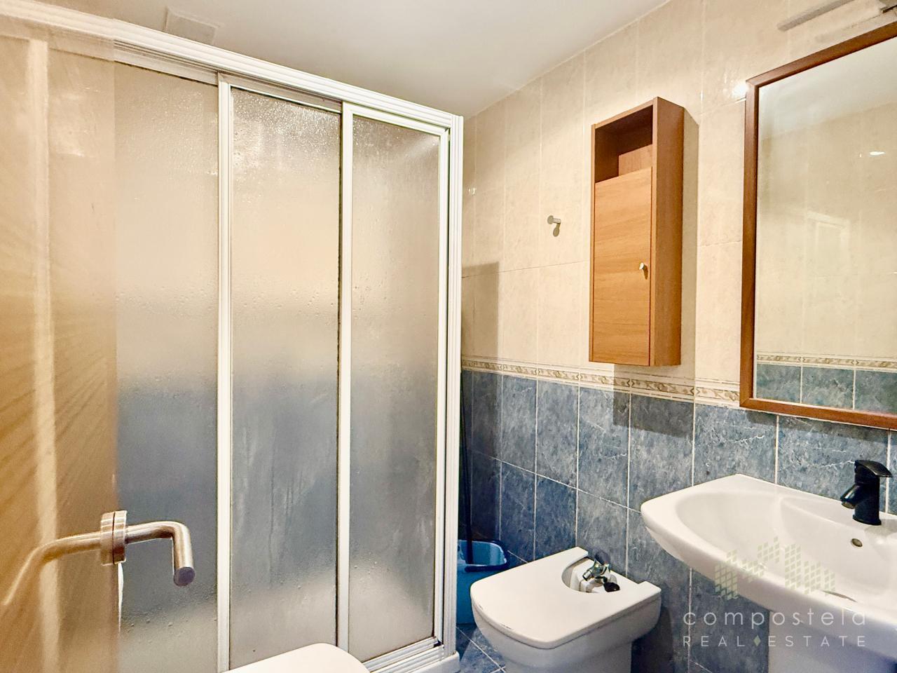 Cómodo y amplio baño