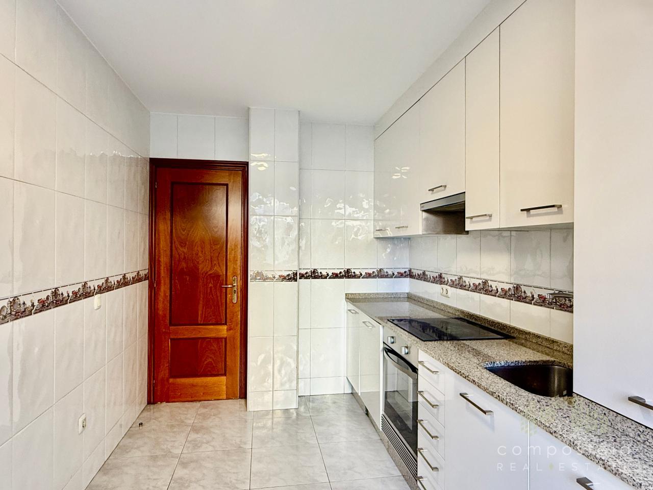 Cocina, mobiliario actual, funcional