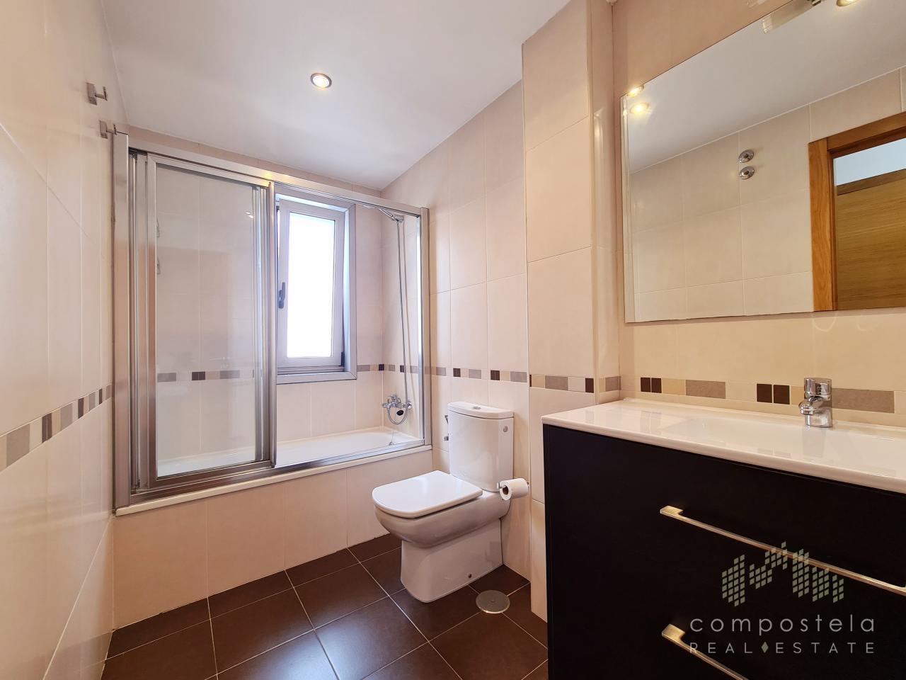 Baño con bañera incorporada