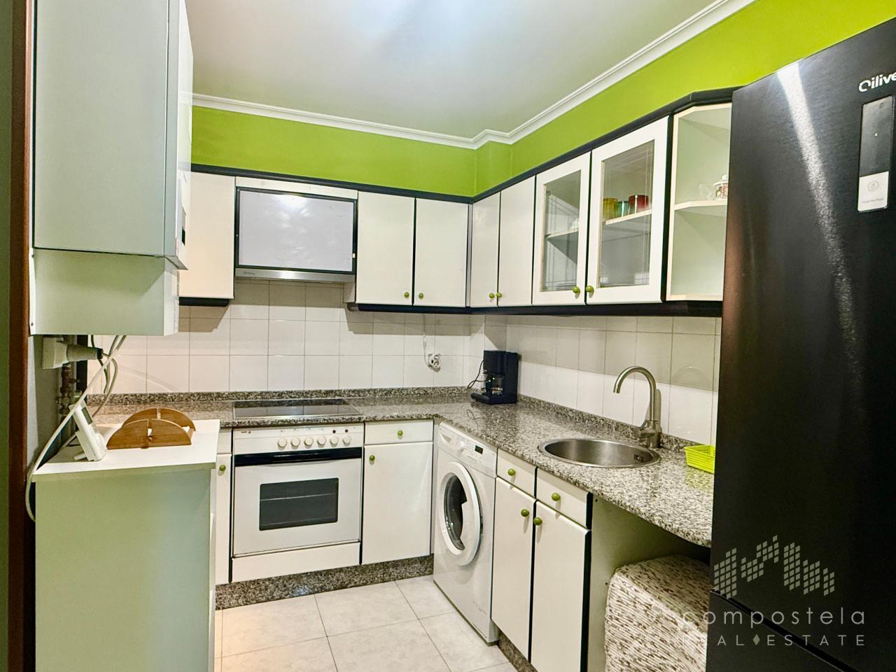 Cocina, mobiliario actual, funcional