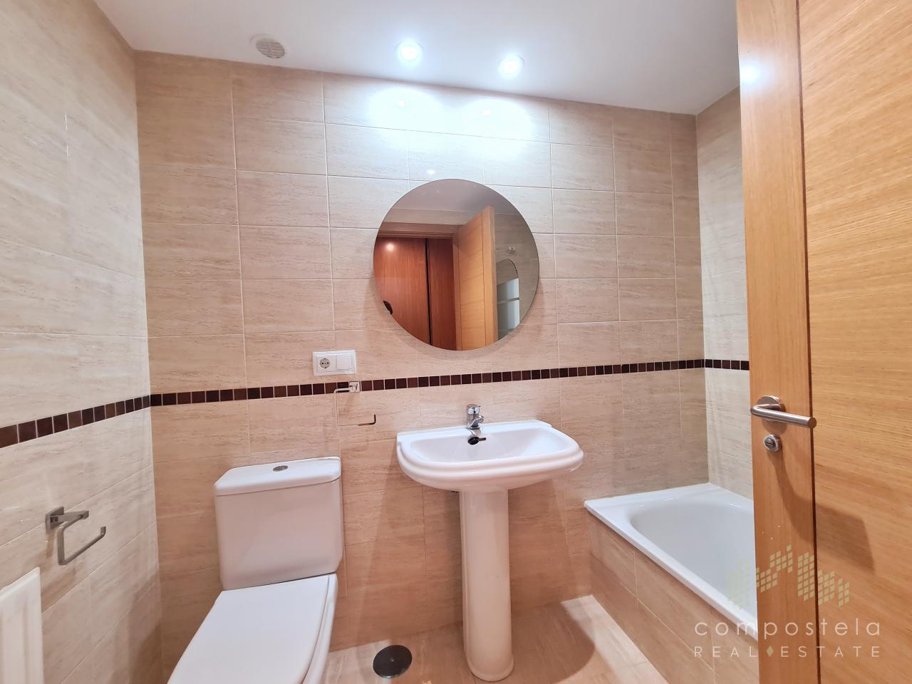 Amplio y acogedor baño