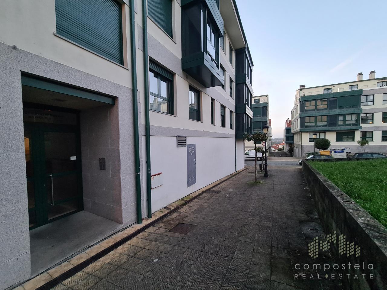 Zonas comunes, entrada garaje