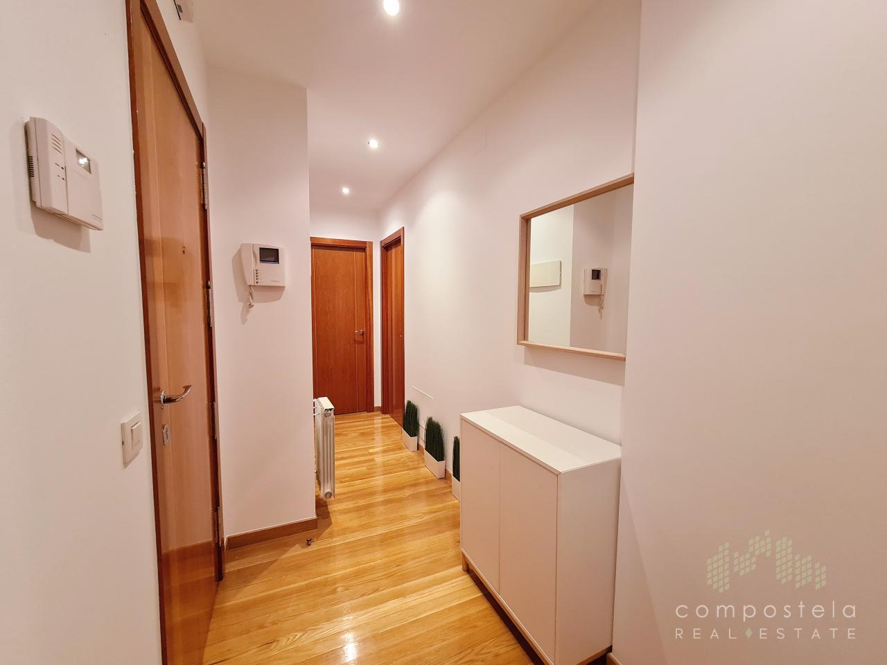 Acogedor hall, distribuidor