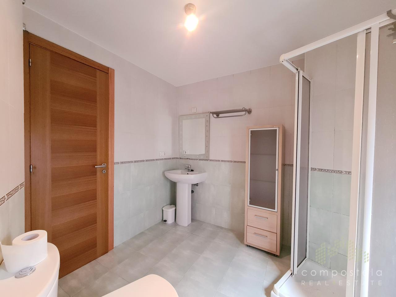 Baño incorporado en dormitorio principal