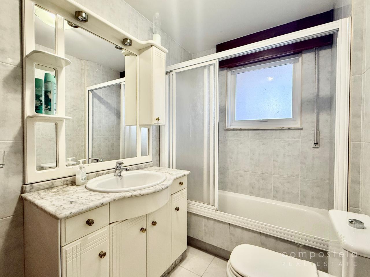 Mobiliario del 1º baño