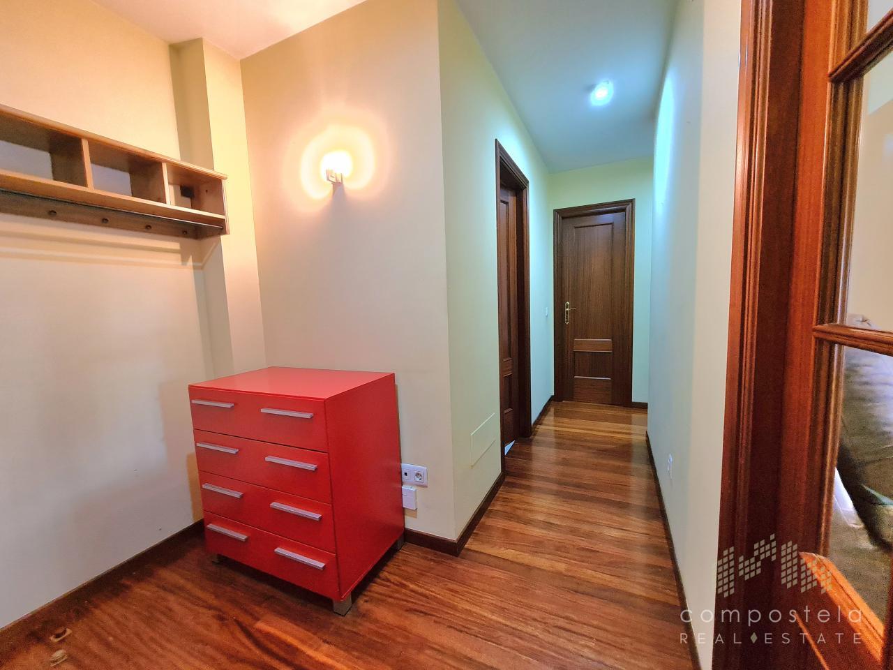 Acogedor hall, amplitud nada más entrar en casa