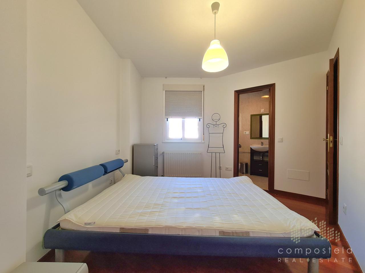 1º Dormitorio, siendo éste el principal con baño incorporado