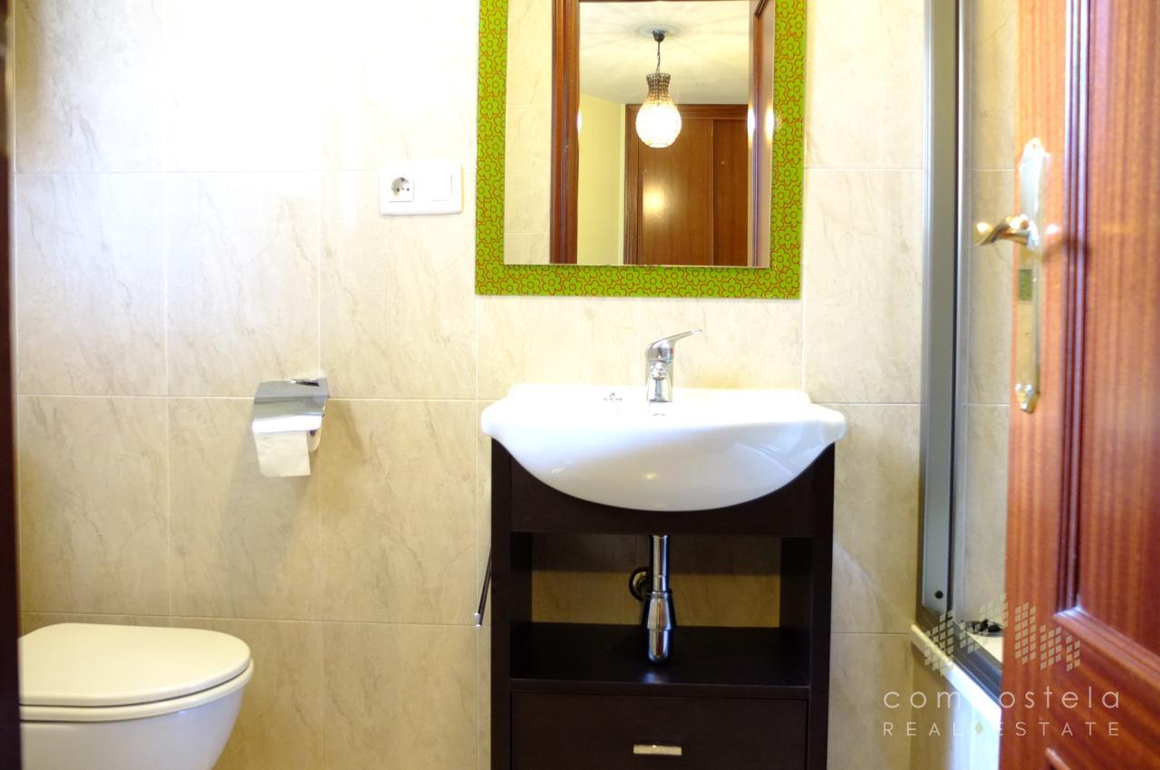 Baño incorporado en dormitorio principal