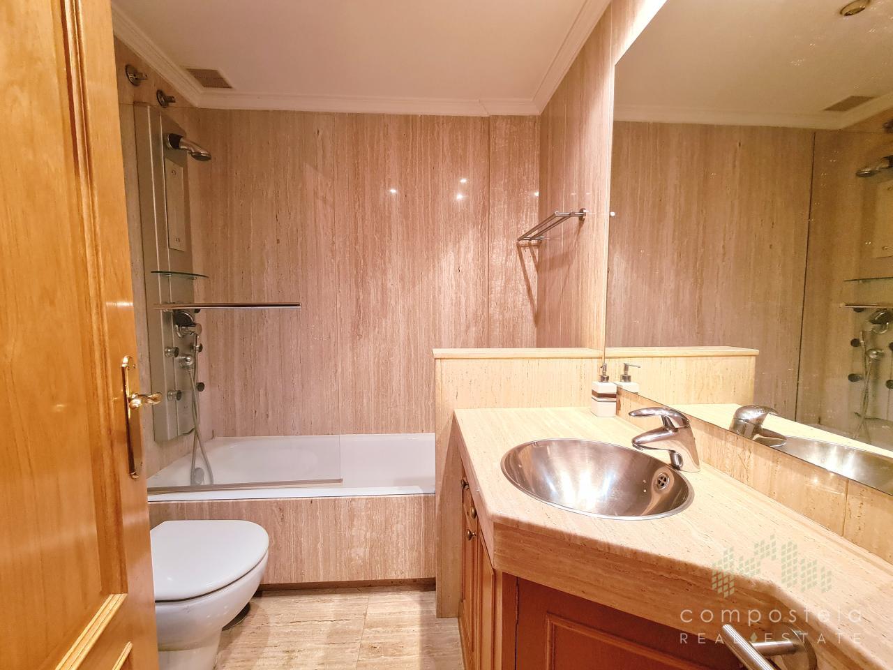 Planta superior: 1º baño acondicionado