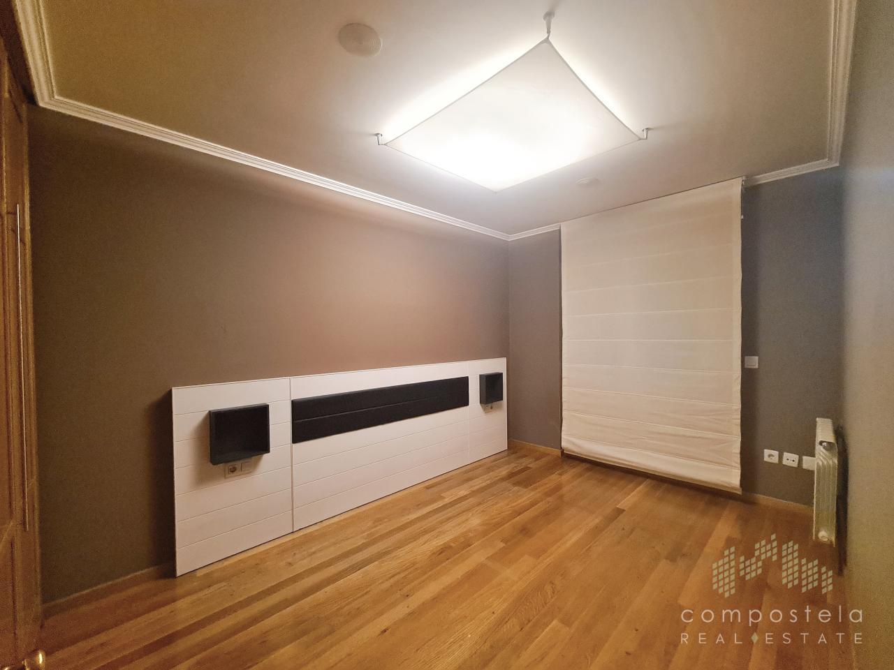 PLANTA SUPERIOR, 1º Dormitorio vistas a calle exterior
